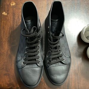 Mens Gucci sneakers pre owned